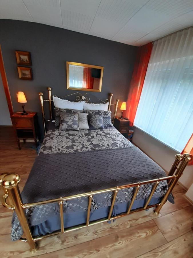 Gastehaus Am Calmont Bed & Breakfast Ediger-Eller Bagian luar foto