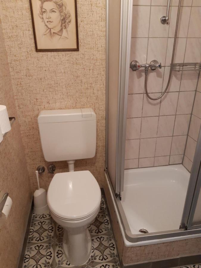 Gastehaus Am Calmont Bed & Breakfast Ediger-Eller Bagian luar foto