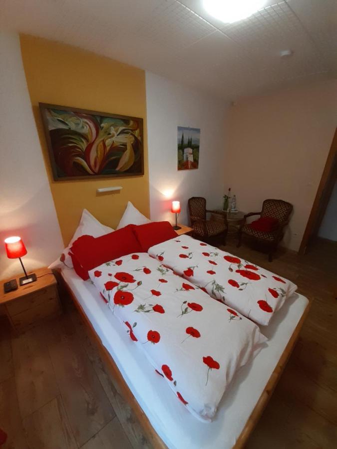 Gastehaus Am Calmont Bed & Breakfast Ediger-Eller Bagian luar foto