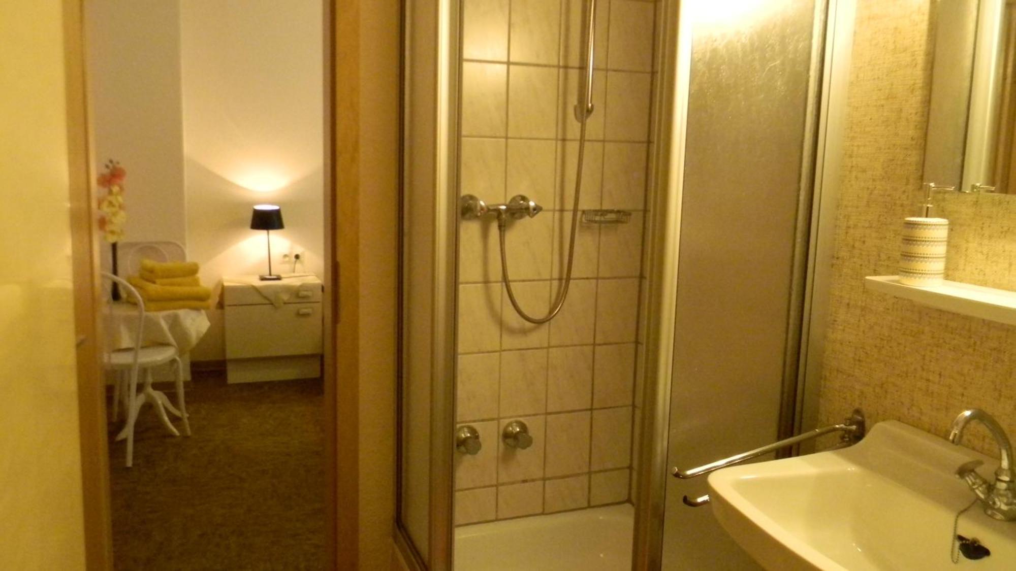 Gastehaus Am Calmont Bed & Breakfast Ediger-Eller Ruang foto